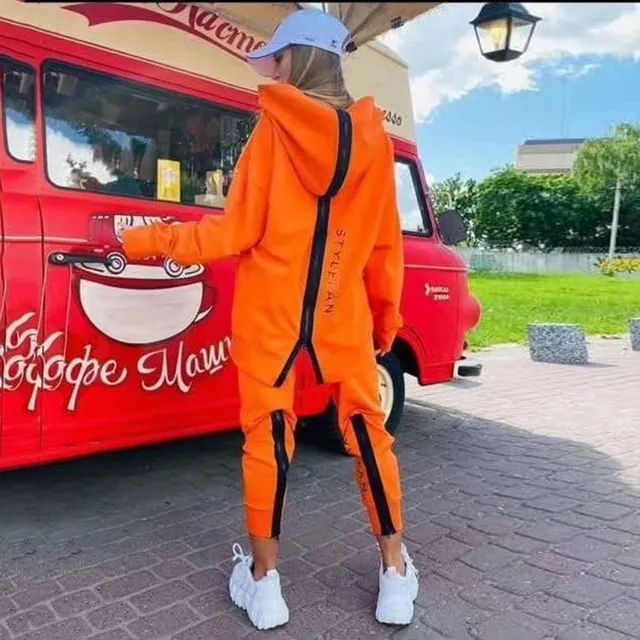 Functional tracksuit for women