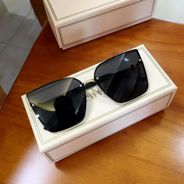 Luxury ladies sunglasses