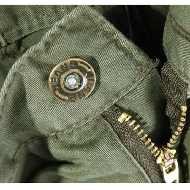 Modne spodnie męskie z kieszeniami militarne