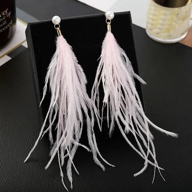 Boucles d'oreilles pendantes pour femmes avec plumes