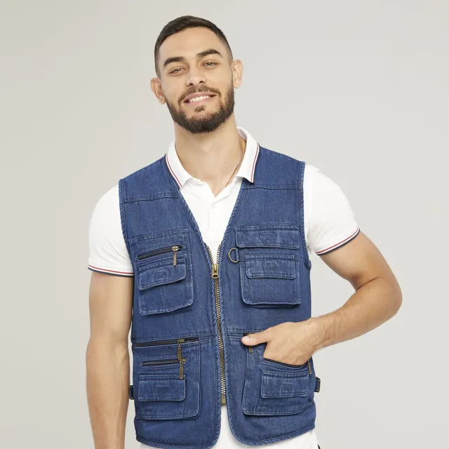 Stylish men's cargo vest for every day