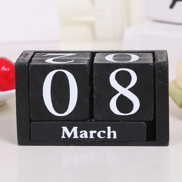 Calendar din cuburi de lemn