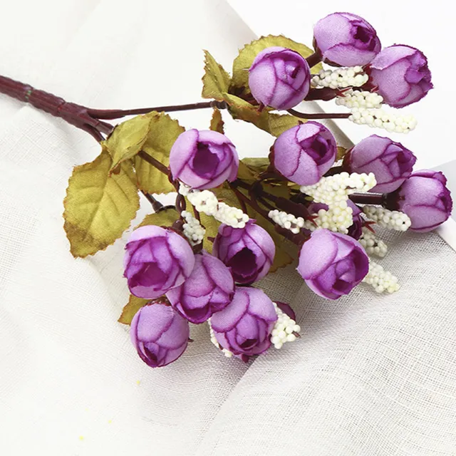 Umělé dekorativní hedvábné květiny