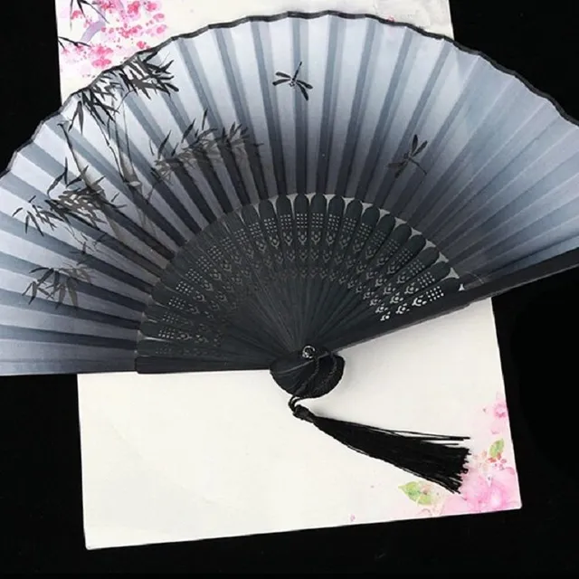 Japanese fan with floral motif 1