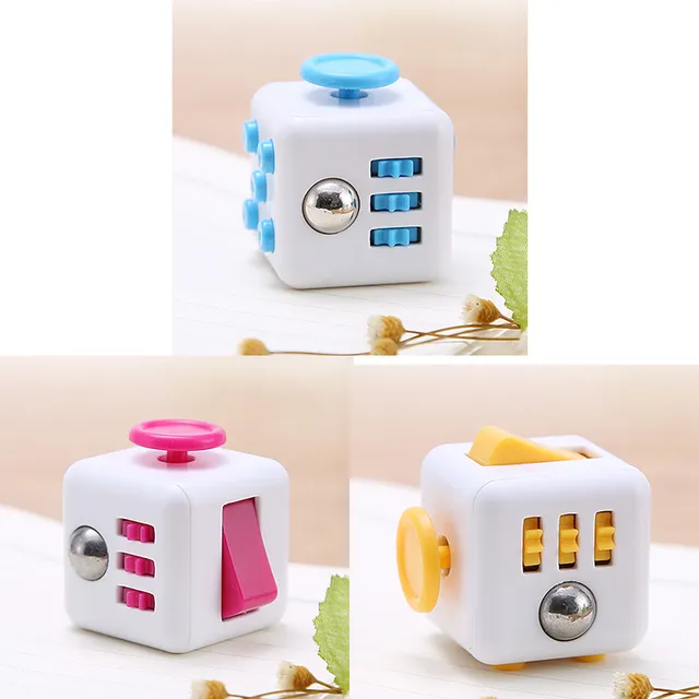 Originálna antistresová kocka Fidget Cube