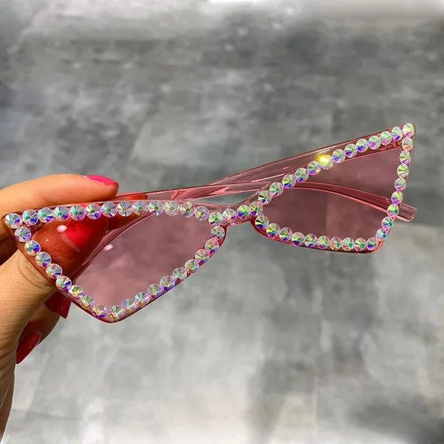 SEXY SUNGLASSES WITH CAT EYES AND RHINESTONES