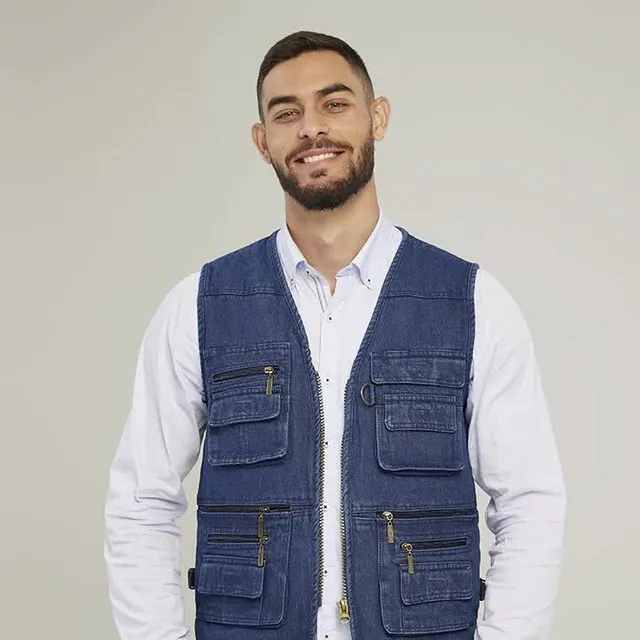 Stylish men's cargo vest for every day