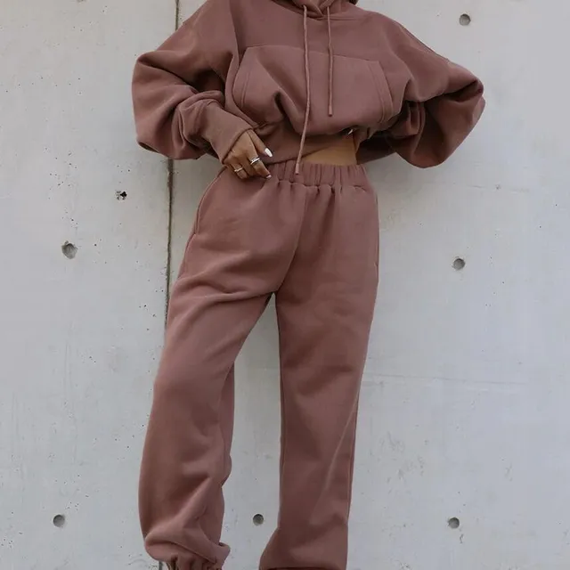 Women's warm tracksuit in different colours