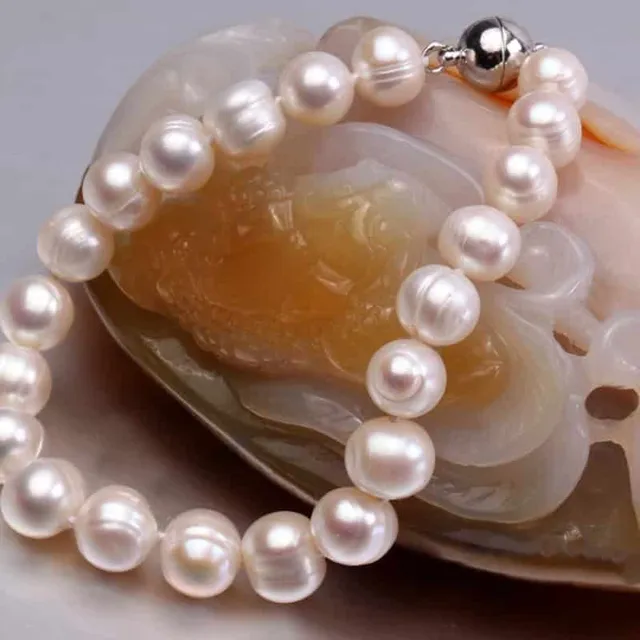 Beautiful pearl bracelet