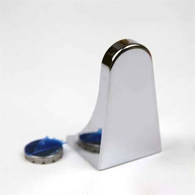 Magnetic holder for soap