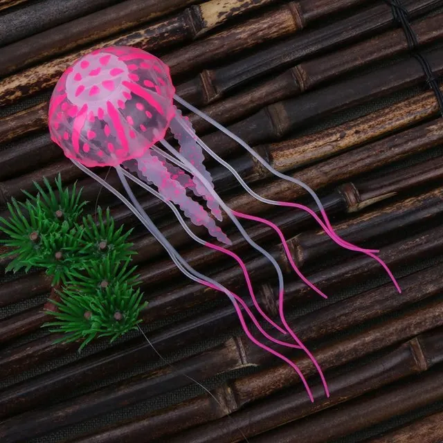 Silicone jellyfish into the aquarium