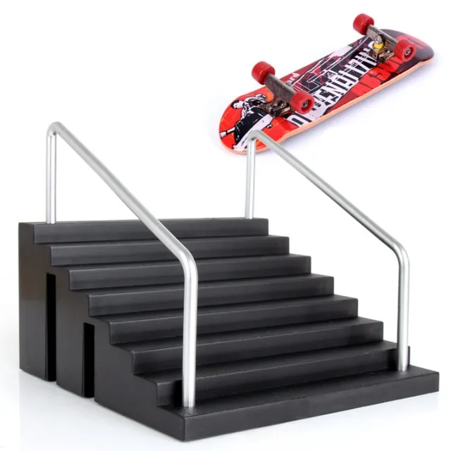 Mini skate ramp