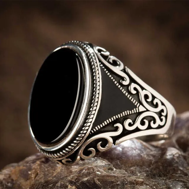Pánsky hrubý retro prsteň s čiernym kameňom