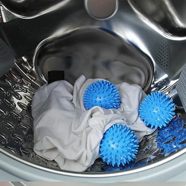 Plastic ball to the washing machine prevents the dryer from smoldering