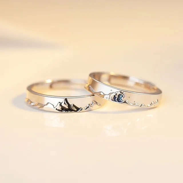 Pár prstenů s motivy pro páry