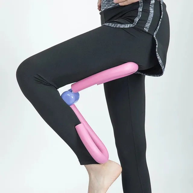 Dispozitiv de antrenament acasă pentru picioare, coapse și planșeu pelvian