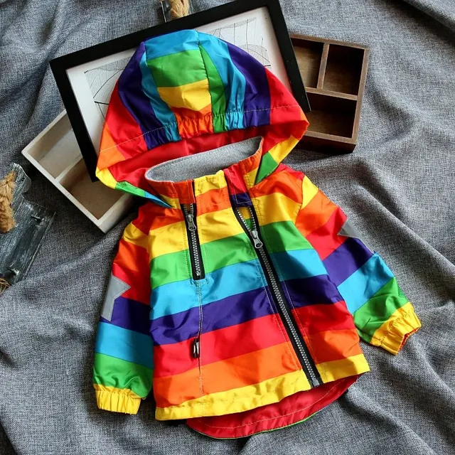 Gyerekek Rainbow stílusos tavaszi parka kapucnival