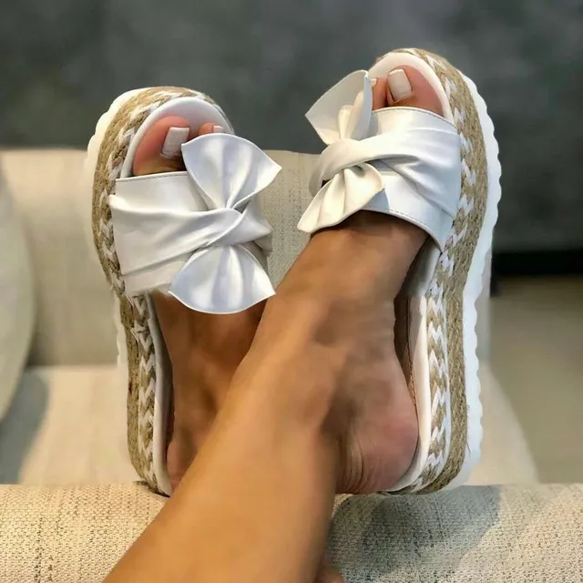 Women's modern slippers with bow