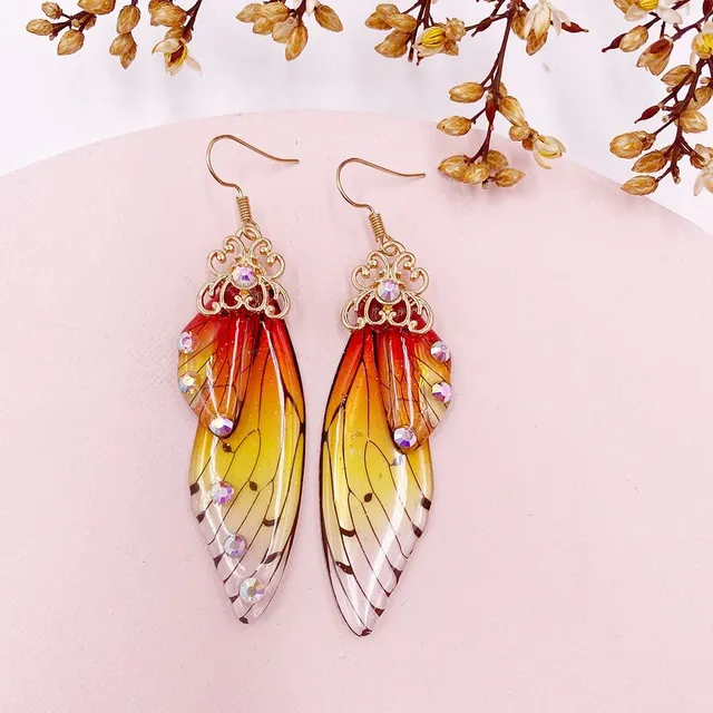 Earrings with fairy-tale wings