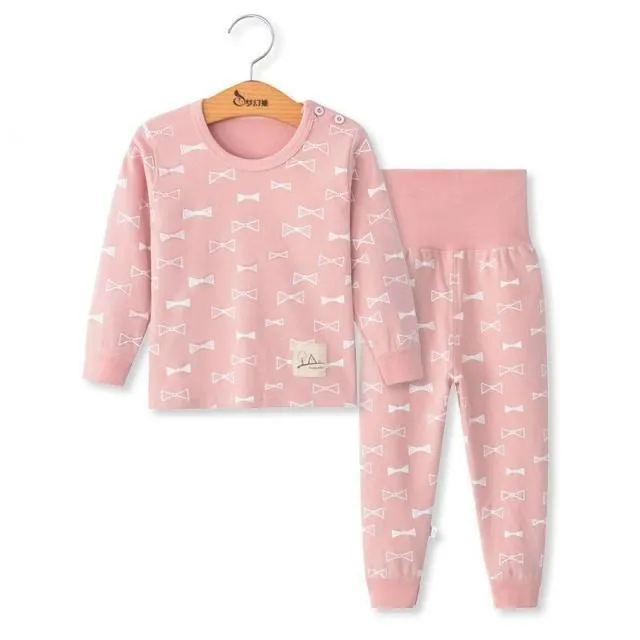 Fine children's pajamas with long sleeves