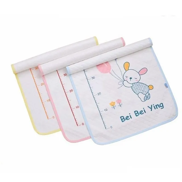 Babies' mat for cot