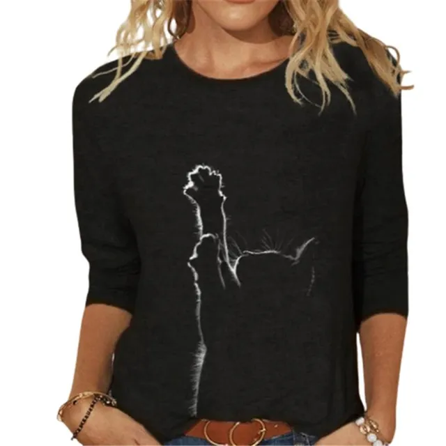 Beautiful women's T-shirt with a cat's motif