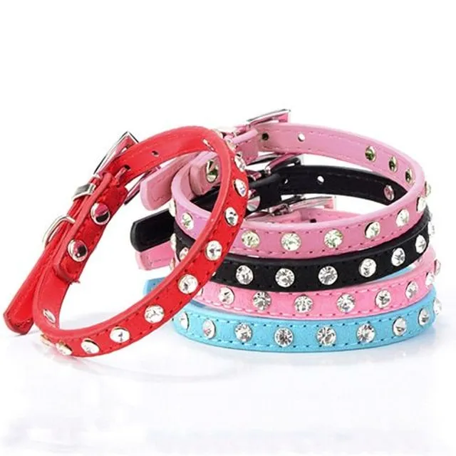 Collar for cats or dogs decorated with cubic zirconia