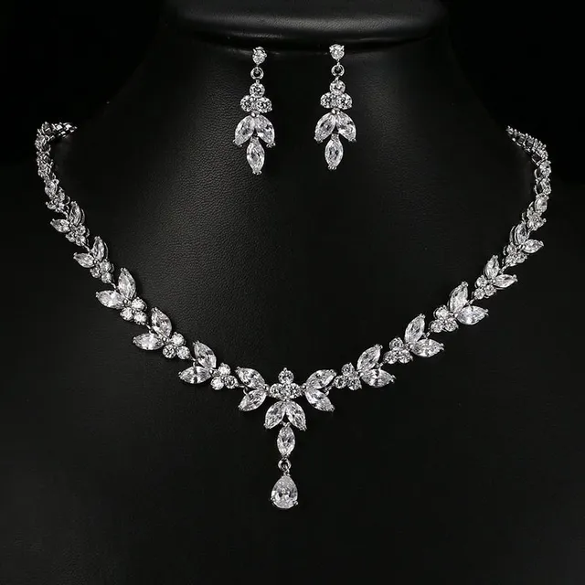 Ladies luxury set necklace and earrings