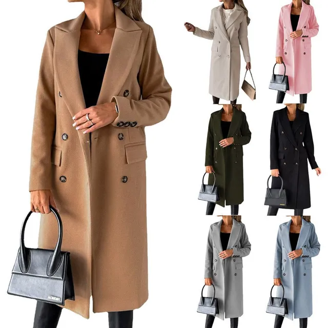 Double-breasted wool coat with long sleeves