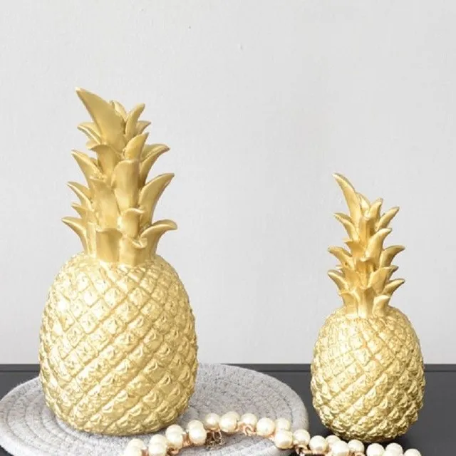 Decorative pineapple statuette