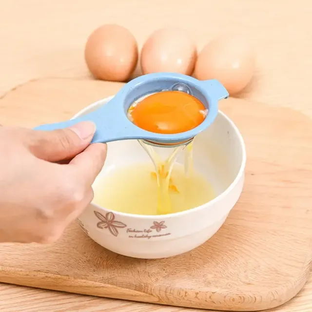 Simple and practical egg white separator