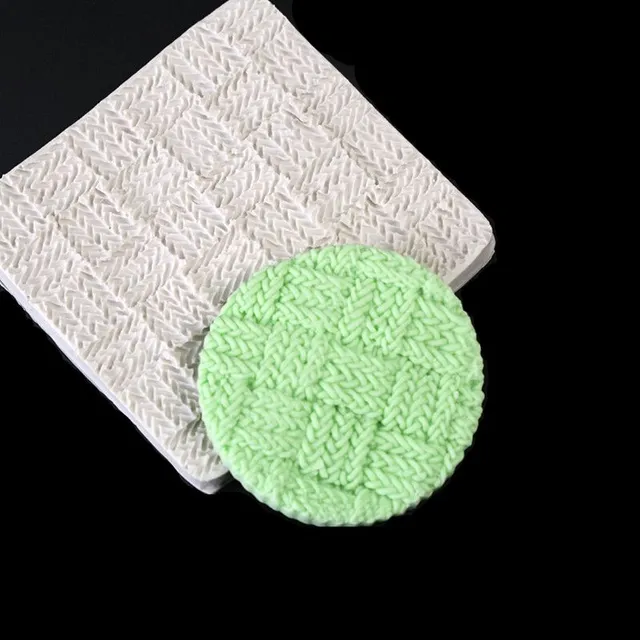 Silicone mould with knitted pattern