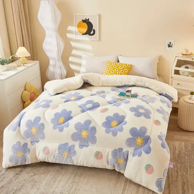 Beautiful and warm patchwork winter bed made of floral fleece with feather filling, ideal for bedroom and guest room