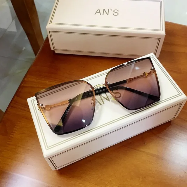 Luxury ladies sunglasses