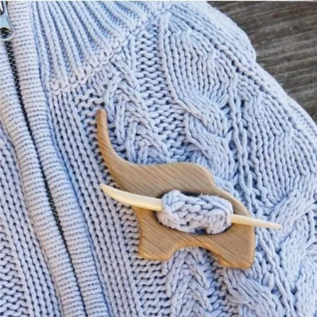 Stylish wooden brooch suitable for sweaters - several different versions of Kelechi