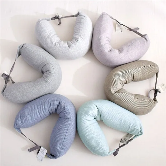 Travel pillow with J2782 switching on