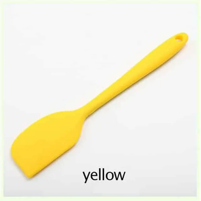 Silicone spatula to stir the dough