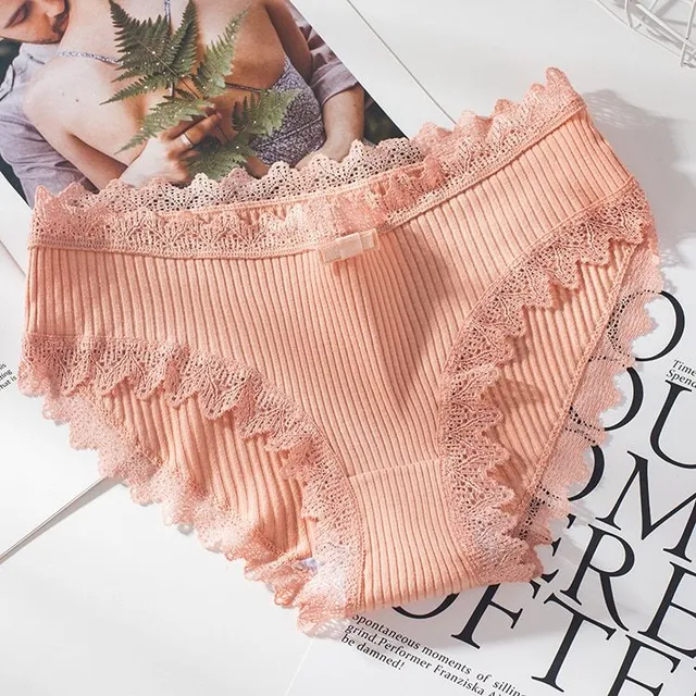 Cotton comfortable panties with lace and mini bow