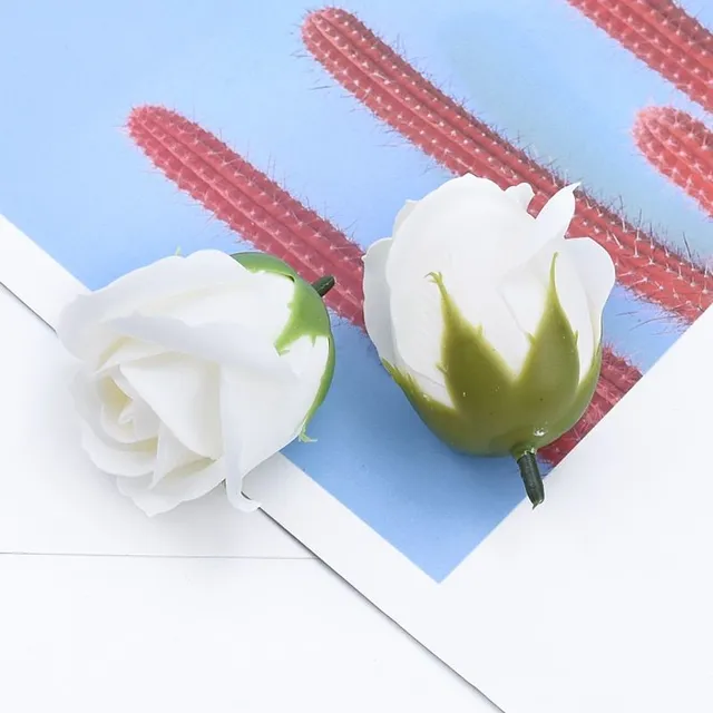 Pack of soaps in the shape of a rose