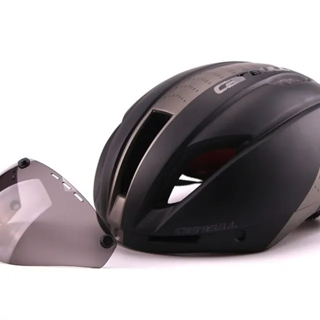 Men's cycling helmet with goggles