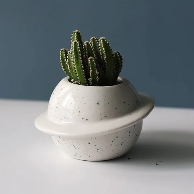 Ceramic decorative pot