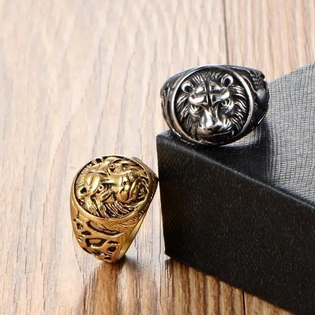 A man's ring with a lion's head