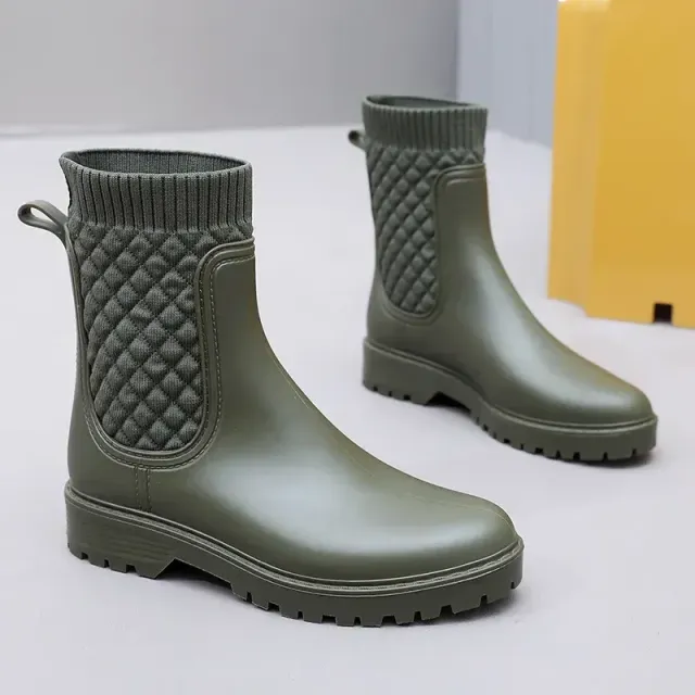 Waterproof boots for women with fur lining