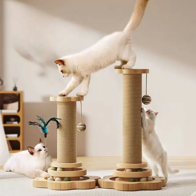 Scratch for cats with spin base and interactive toy