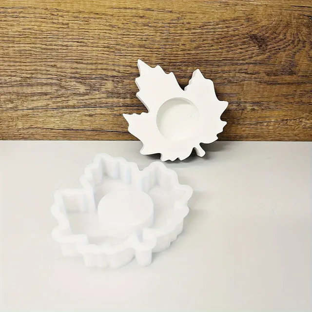 Form on silicone candle in the shape of autumn maple leaf