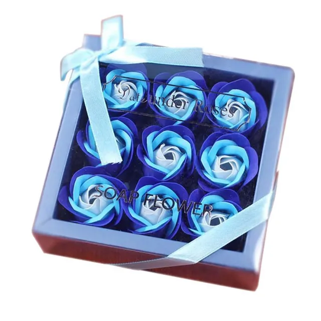 Flower-shaped soap gift pack