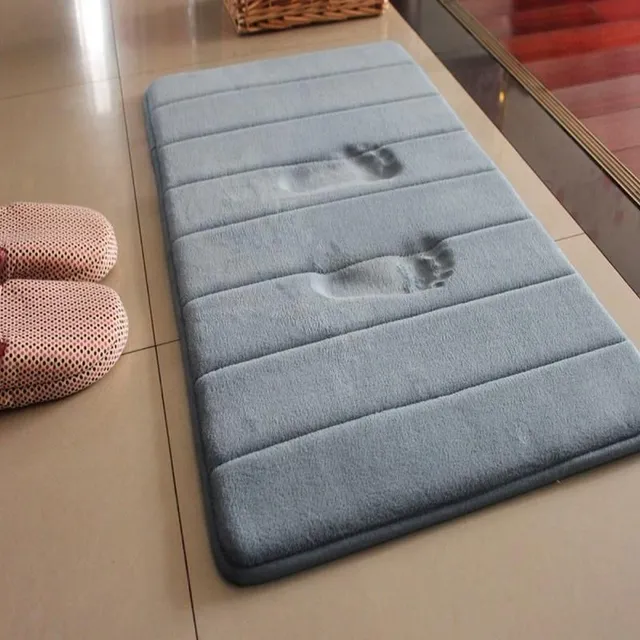 Soft bath mat with memory