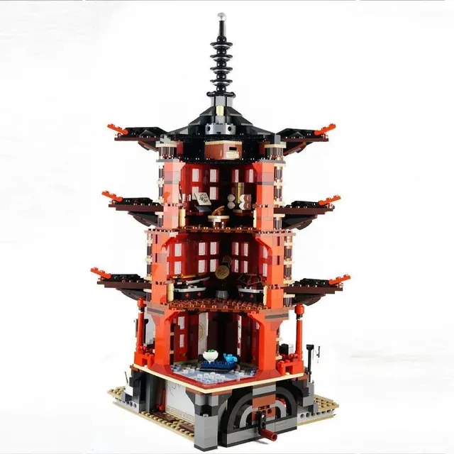 Świątynia Ninja Airjitzu z 737 elementami