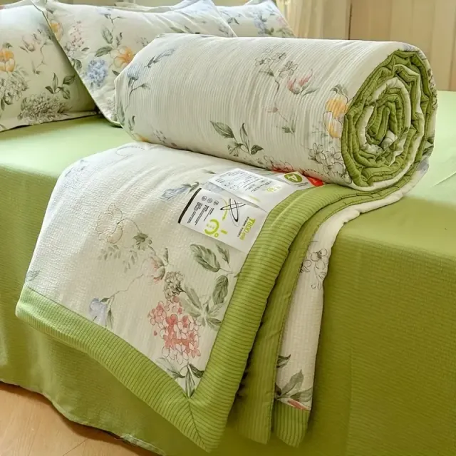 One Piece of Summer Cooling Thin Blankets (does not contain Povlak Na Pillow)