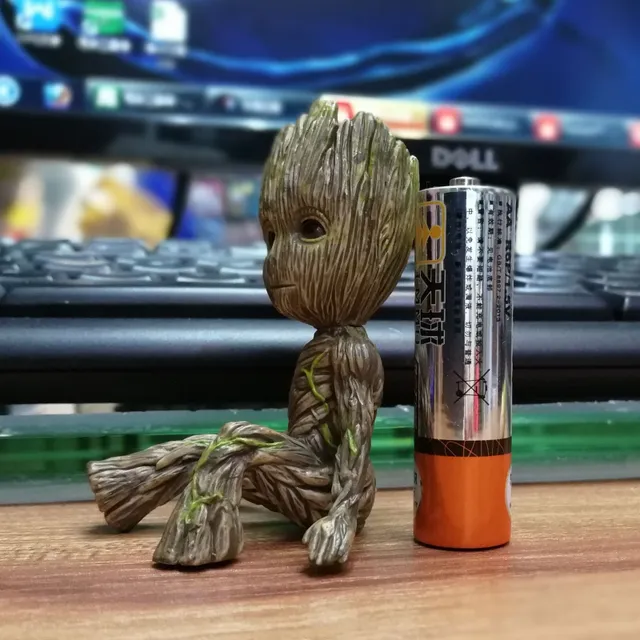 Gyönyörű ülő modell - Groot